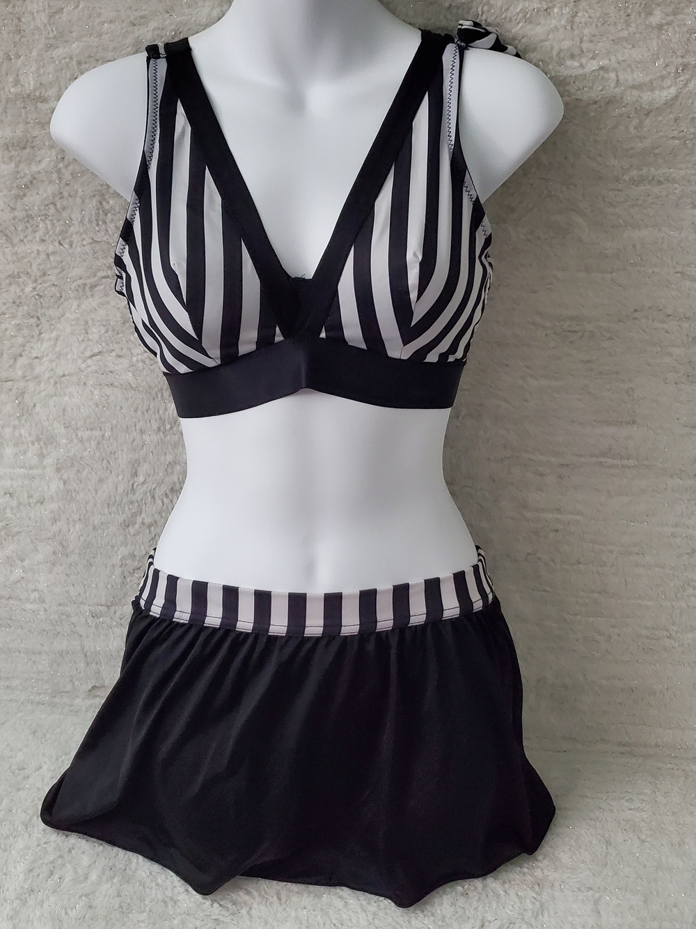 Women’s Black & White Striped Bralette Set